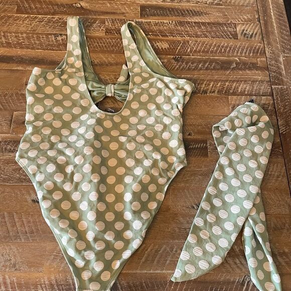 Nasty Gal Bathing suit with matching head tie - Picture 2 of 5